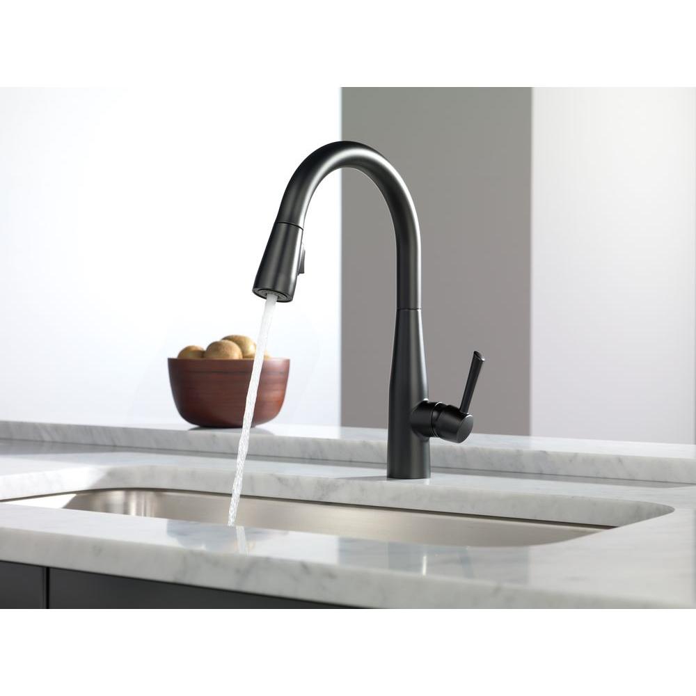 Delta 9113-BL-DST Essa Pull-Down Kitchen Faucet with Spray Head Matte Black