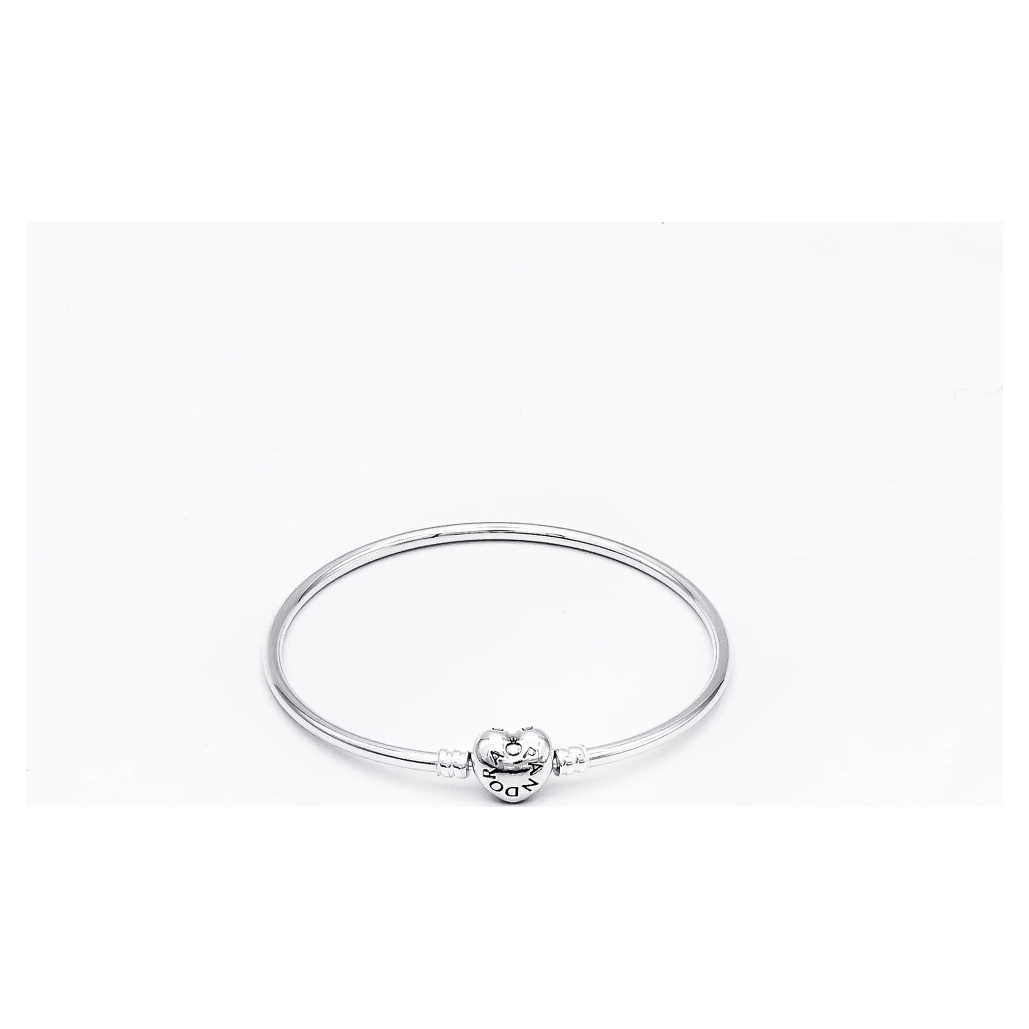 Pandora 596268-17 Moments Sterling Silver Bangle with Heart Clasp (17 cm)