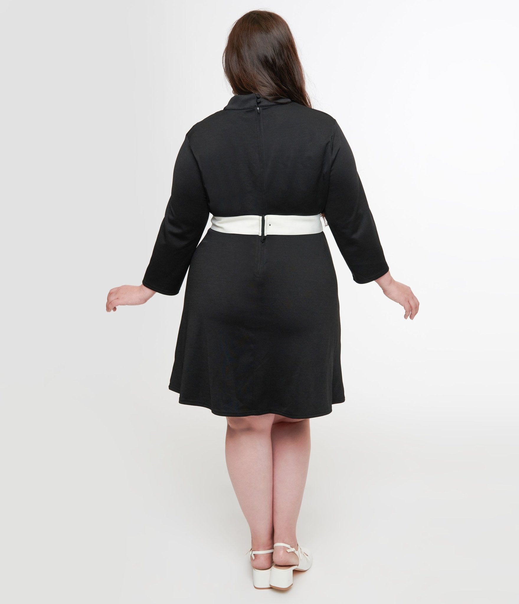 Smak Parlour Plus Size 1960s Black & White Belted A-Line Dress