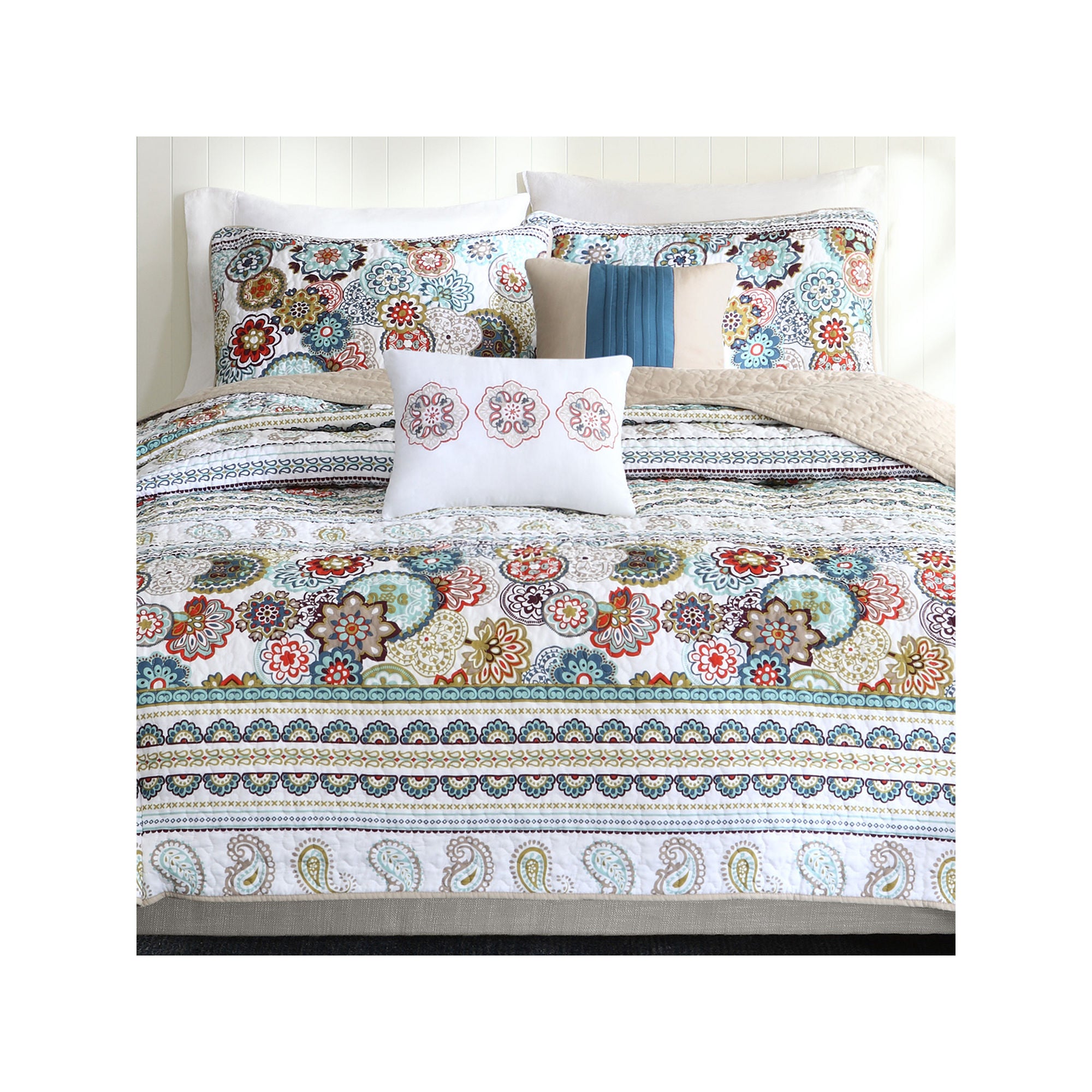 Intelligent Design Lacie Paisley Floral Quilt Set with decorative pillows Multi - Full-Queen