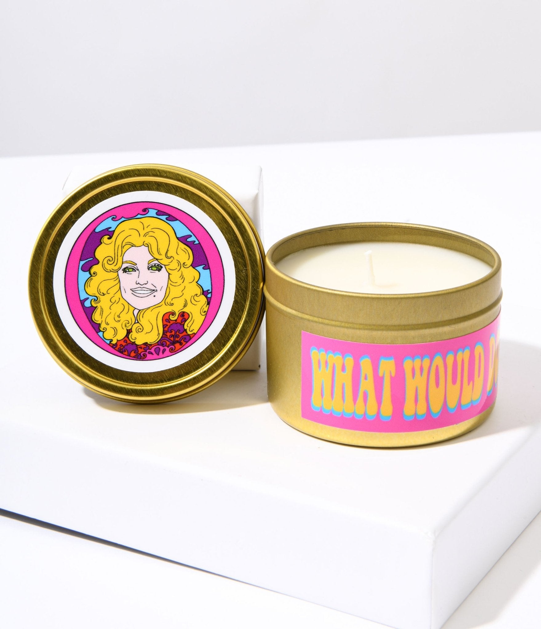 What Would Dolly Do Candle