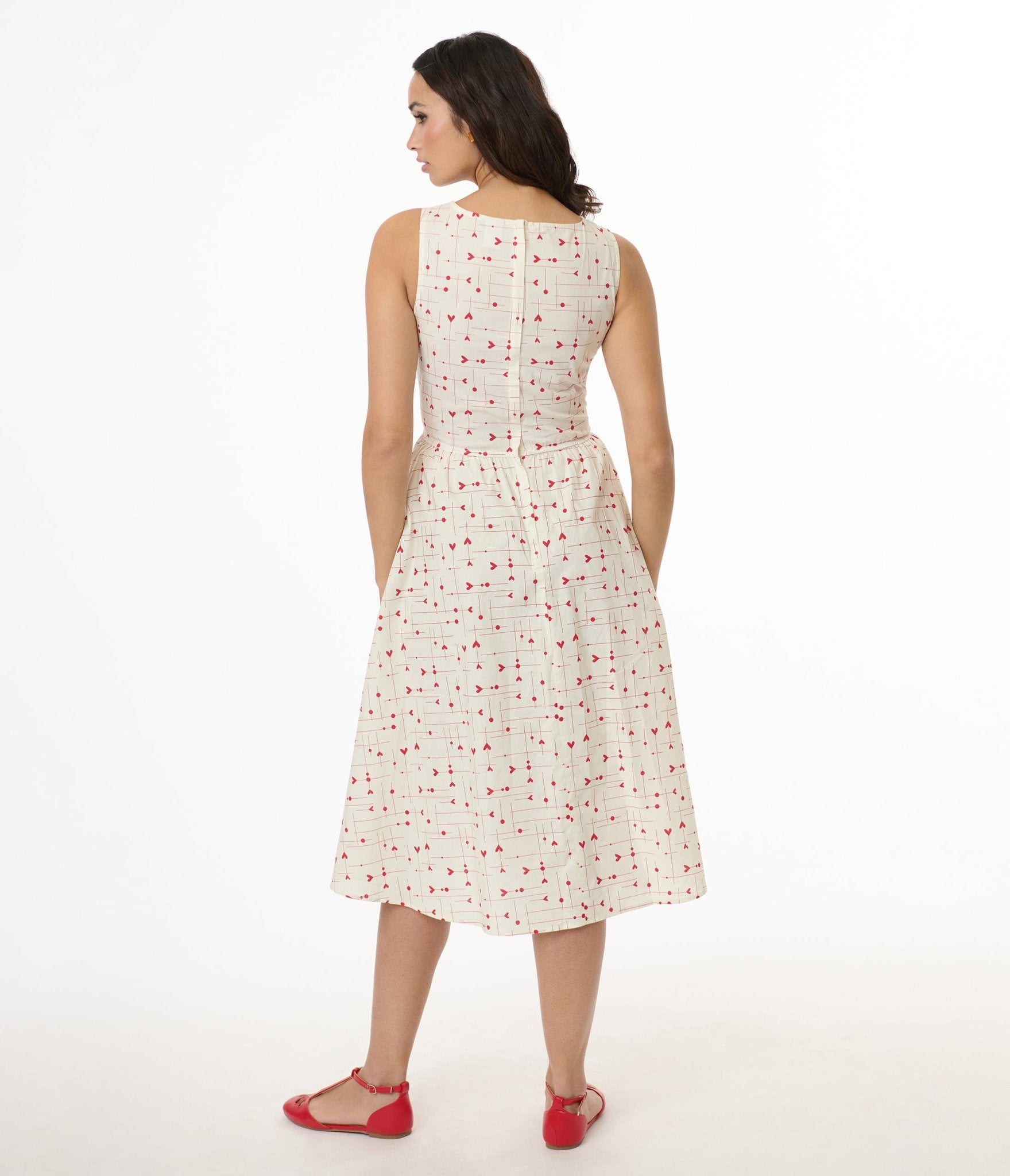 Retrolicious 1950s White & Red Heart Cotton Be Mine Swing Dress