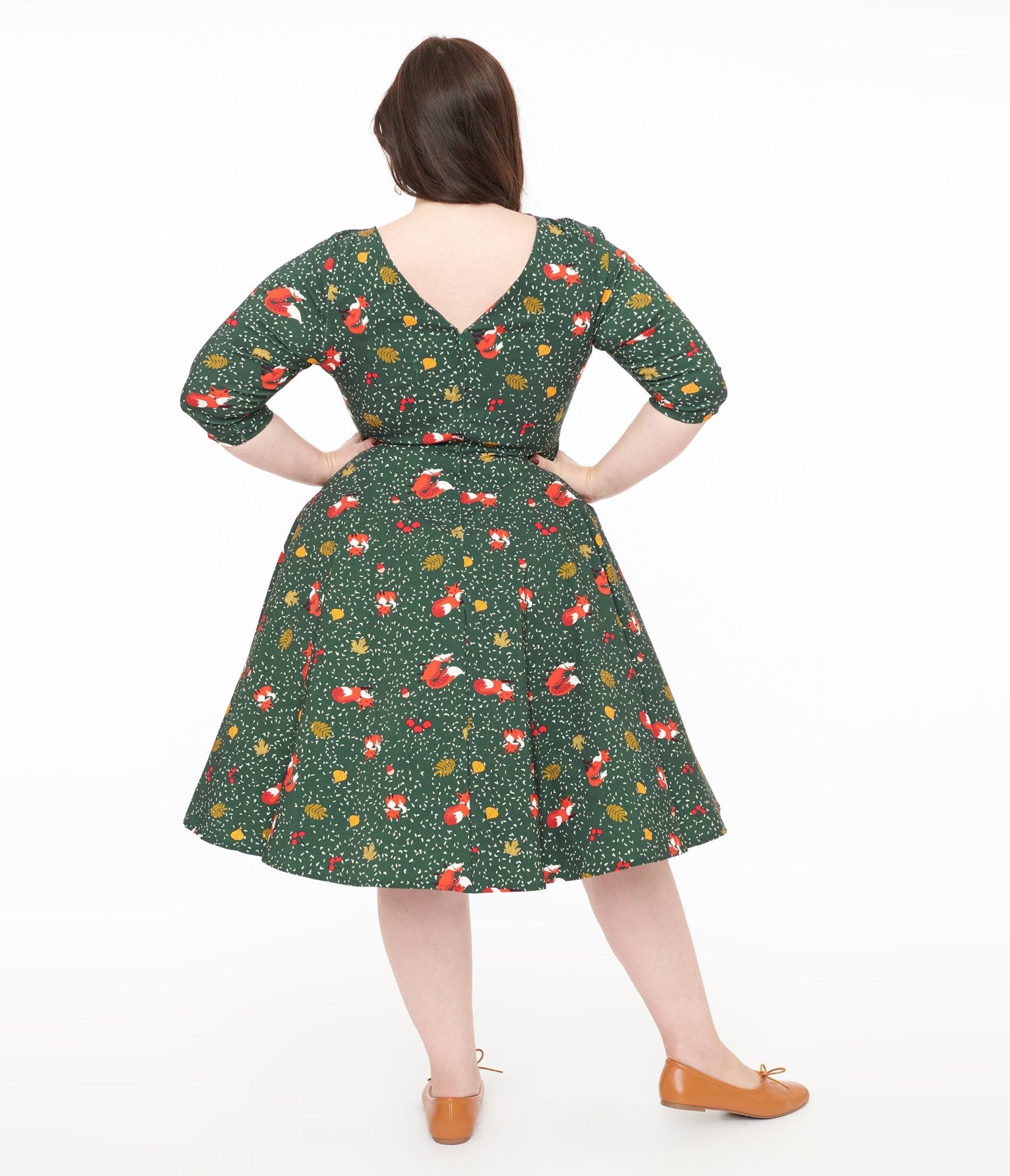 Unique Vintage Plus Size 1950s Green Winter Fox Devon Swing Dress