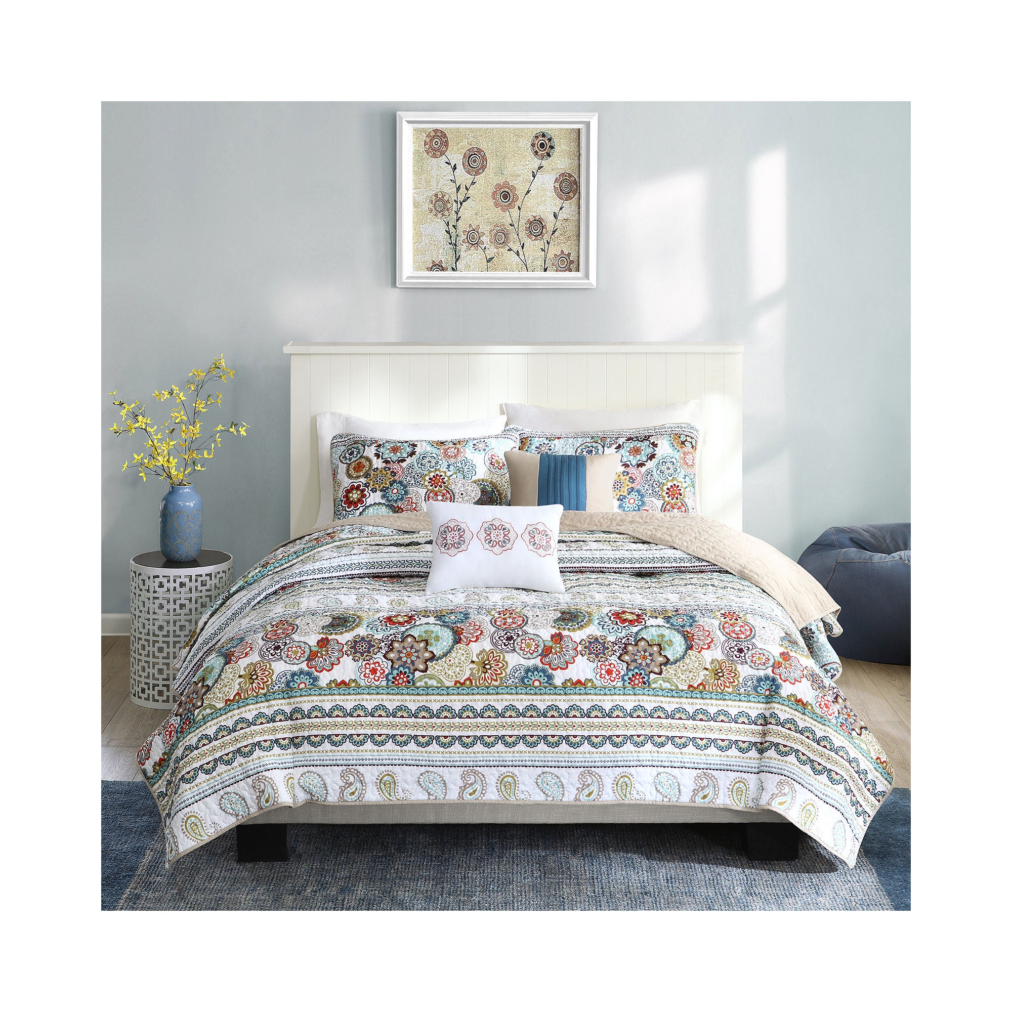 Intelligent Design Lacie Paisley Floral Quilt Set with decorative pillows Multi - Full-Queen