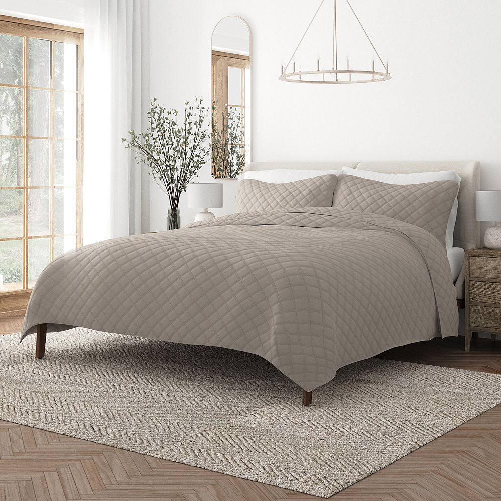 Casual Comfort Diamond Stitch Quilt Set Beige - King-California King