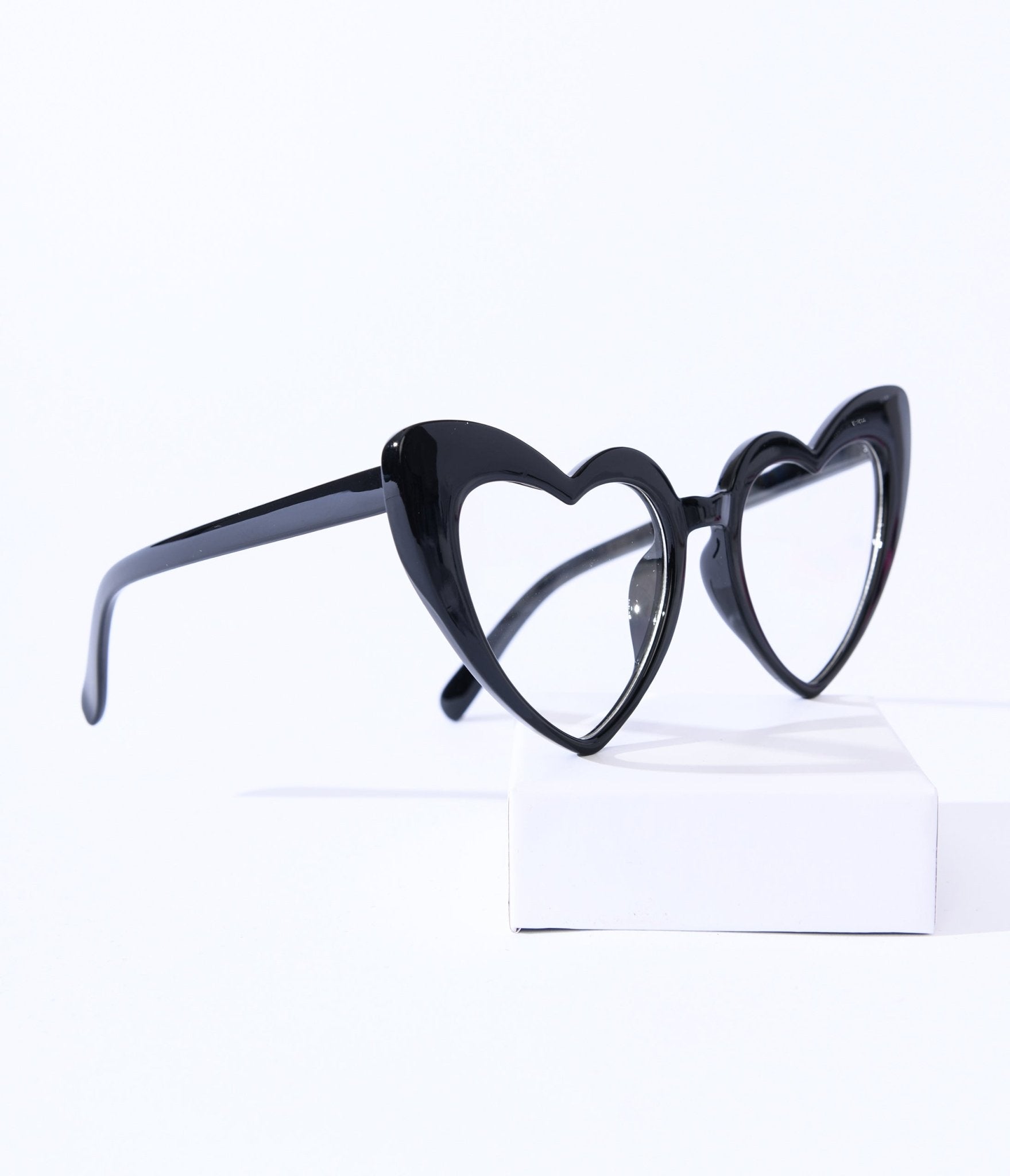 Unique Vintage Black Heart Glasses