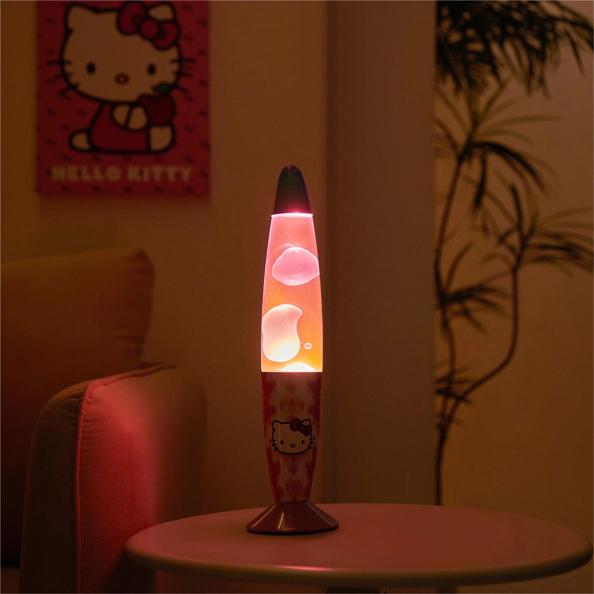 Hello Kitty 13 Motion Volcano Lamp, White Wax in Pink Liquid