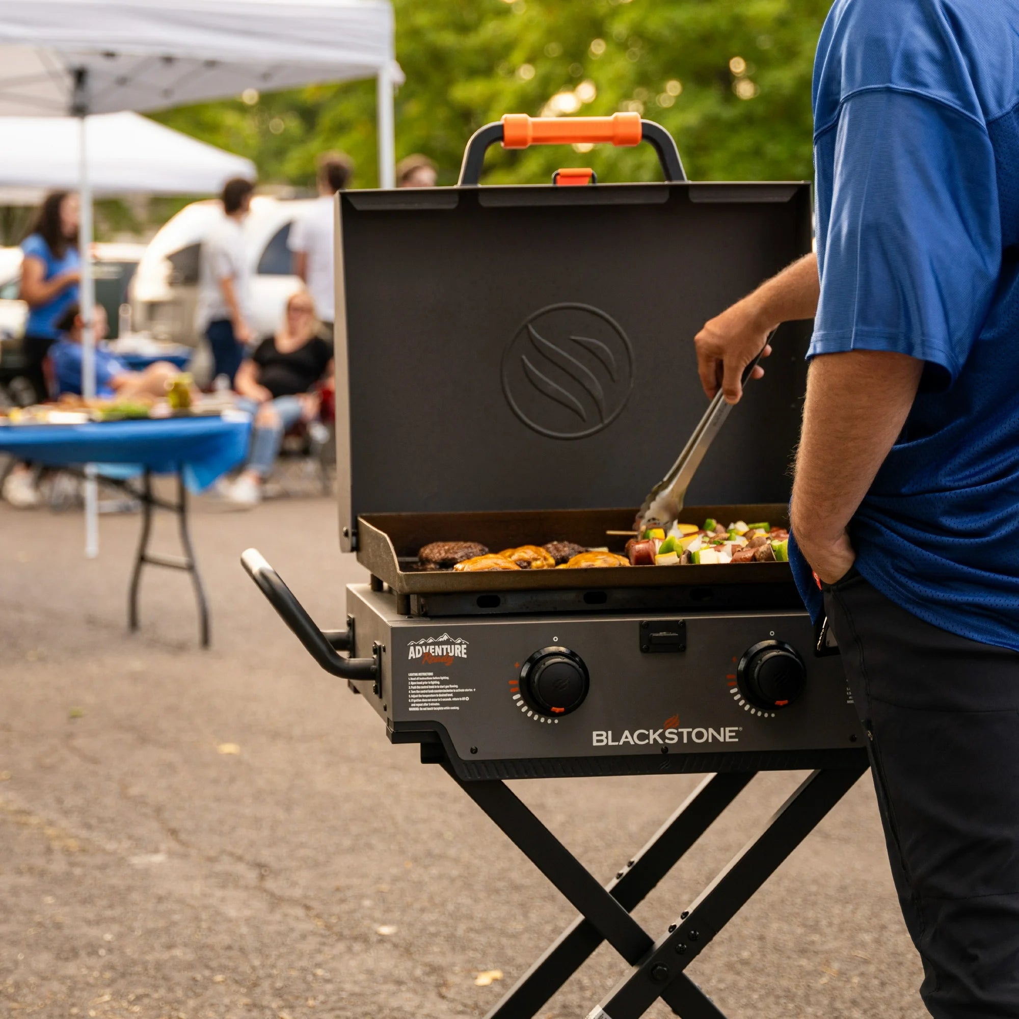 Blackstone 2356 Adventure Ready 2-Burner 22 Propane Omnivore Griddle with Flexfold Legs in Charcoal Gray