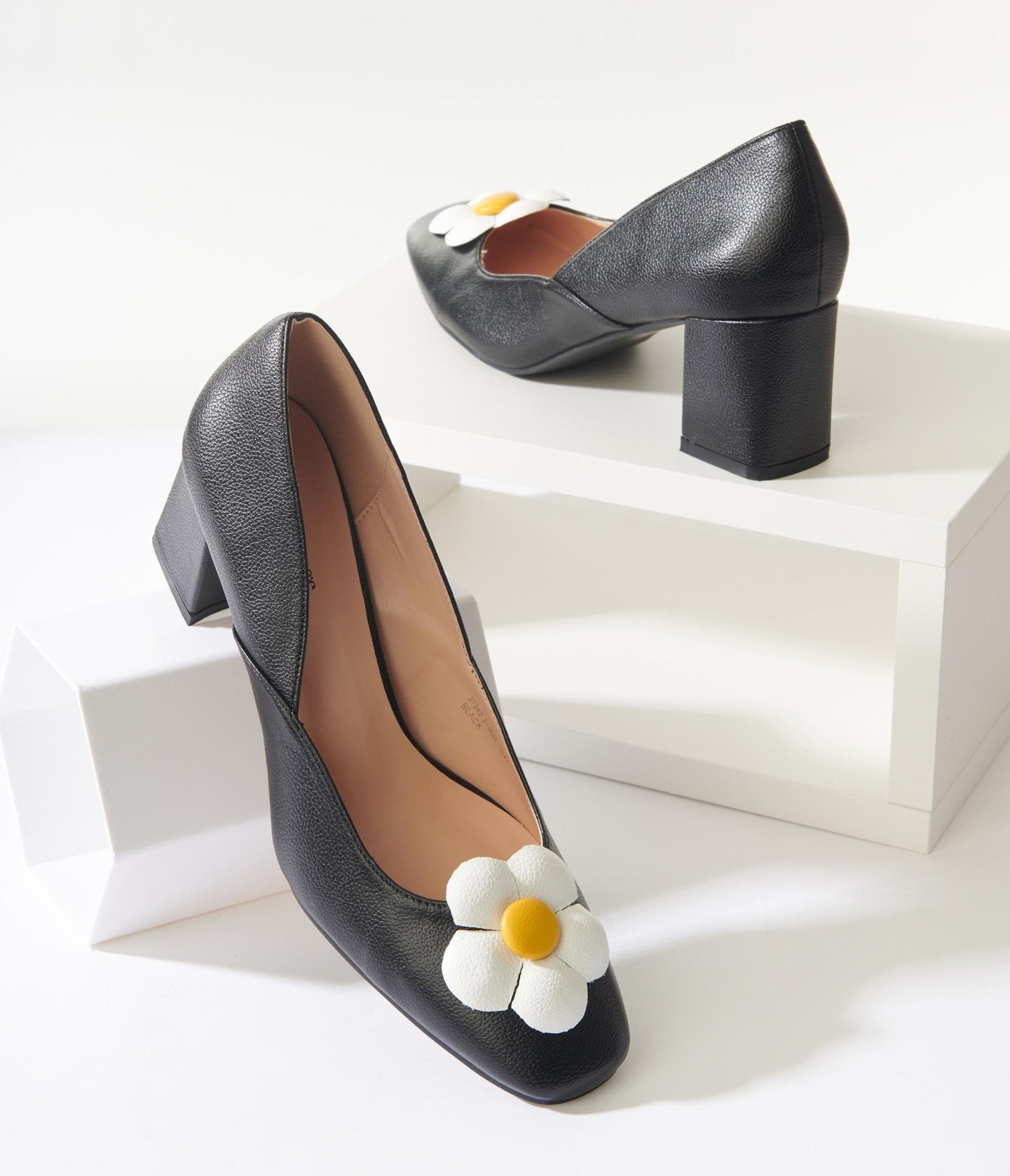 Unique Vintage Black Daisy Pumps