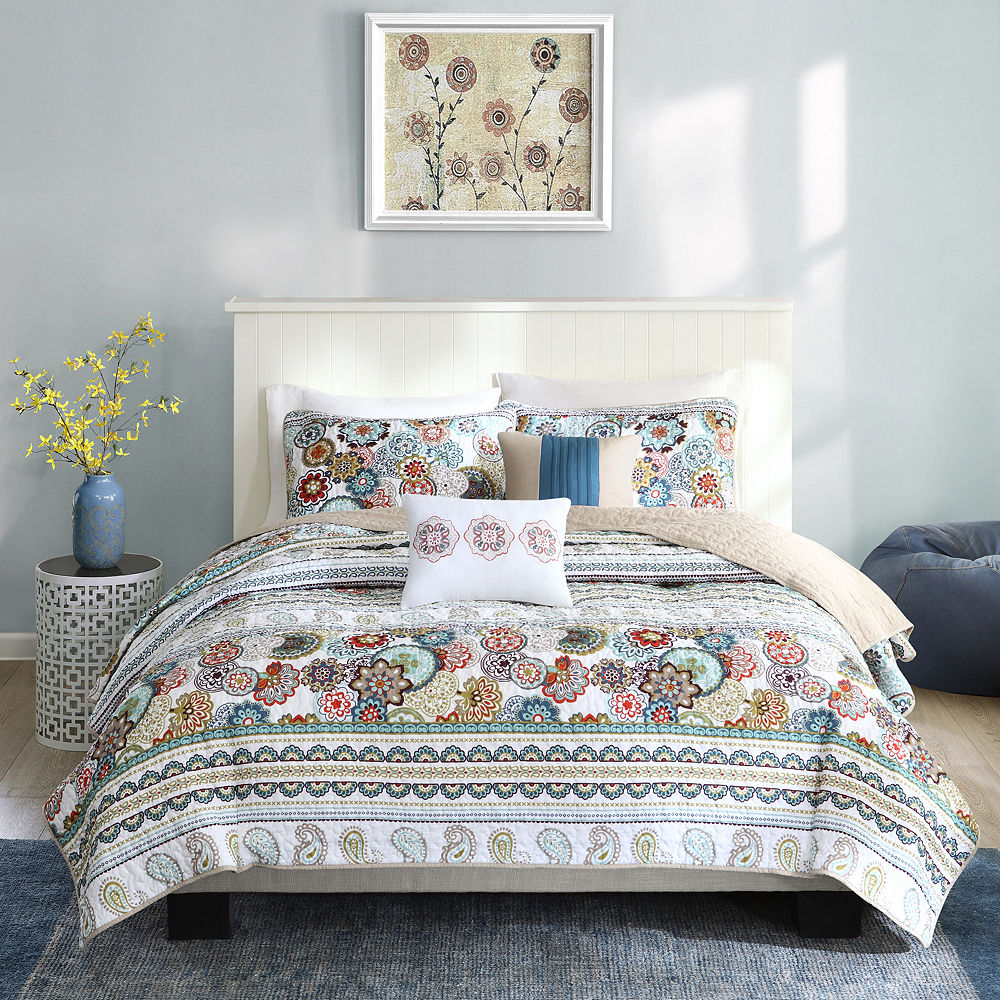 Intelligent Design Lacie Paisley Floral Quilt Set with decorative pillows Multi - Full-Queen