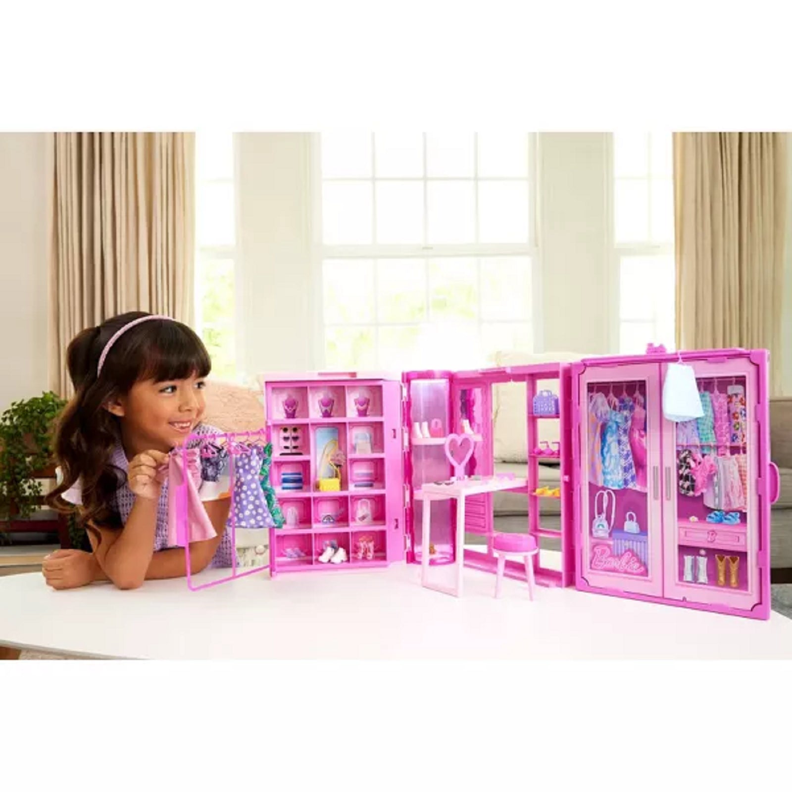 Mattel HXD59 Barbie Dream Closet Toy Playset with Clothes & Accessories Set