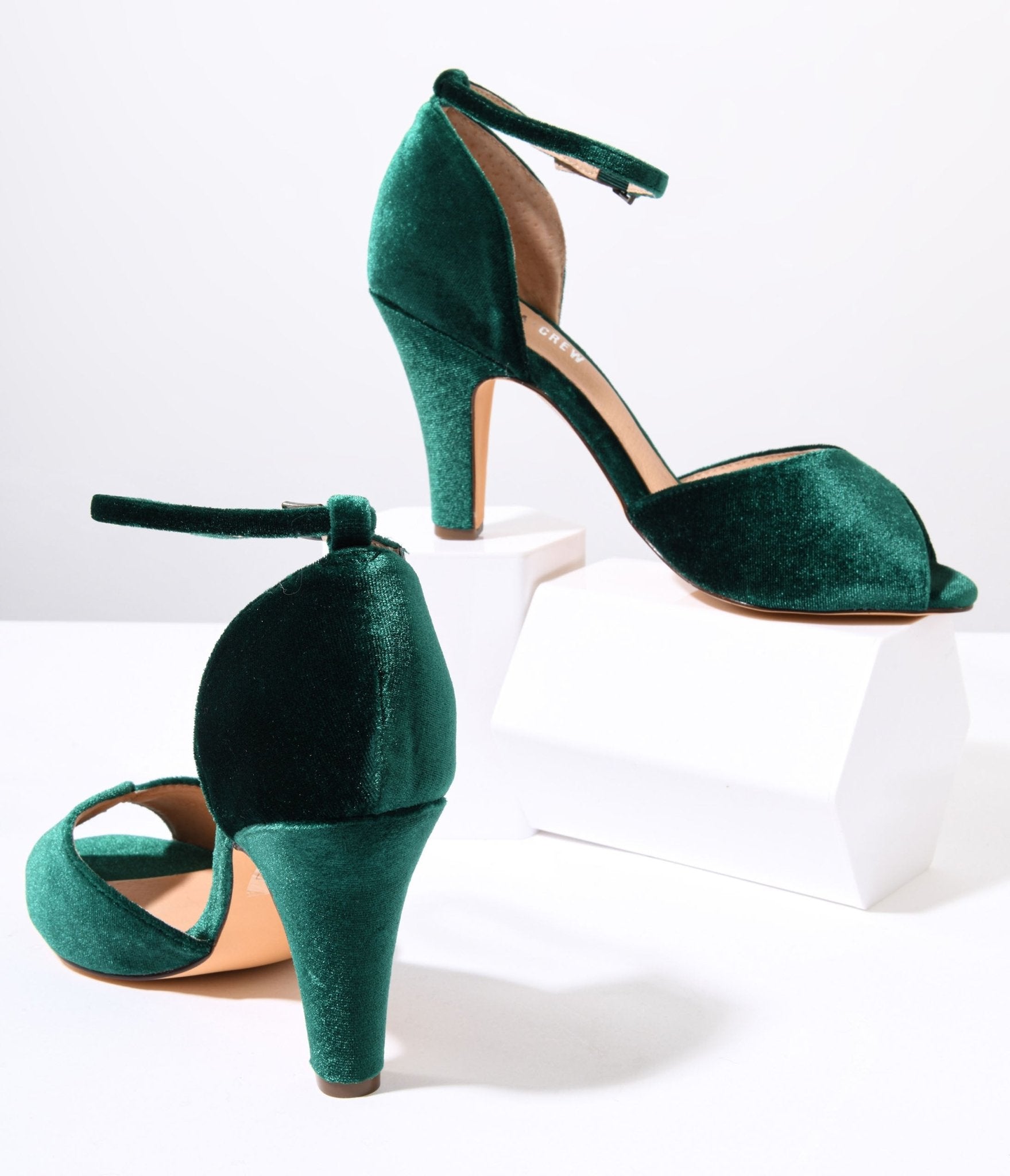 Chelsea Crew Green Velvet Lola Pumps