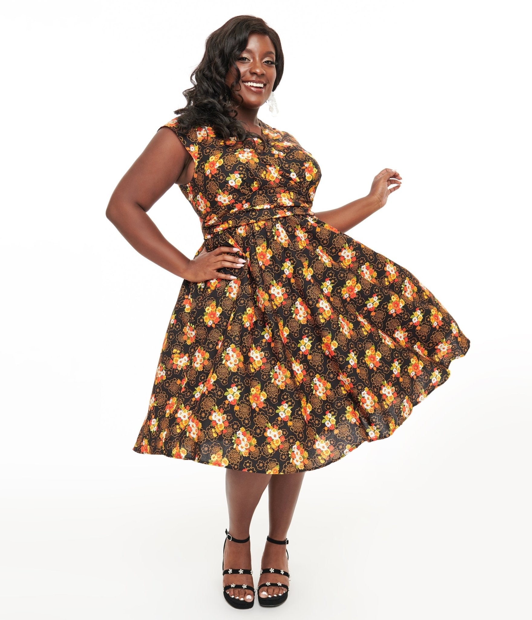 Retrolicious Plus Size 1950s Brown Floral Cotton Greta Swing Dress