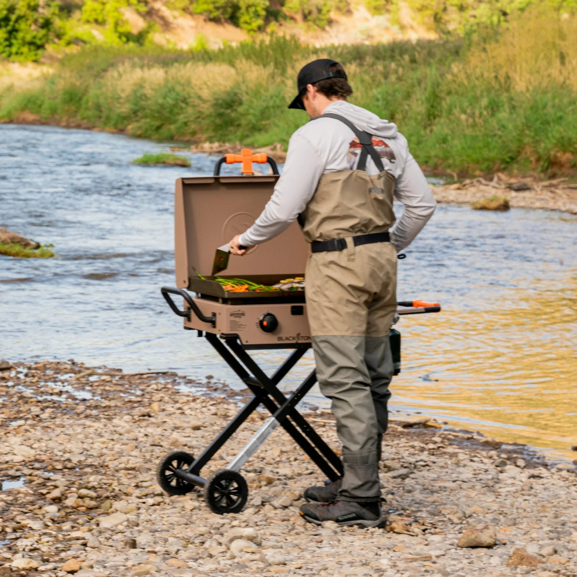 Blackstone 2385 Adventure Ready 2-Burner 22 Propane Omnivore Griddle (Outback Tan)