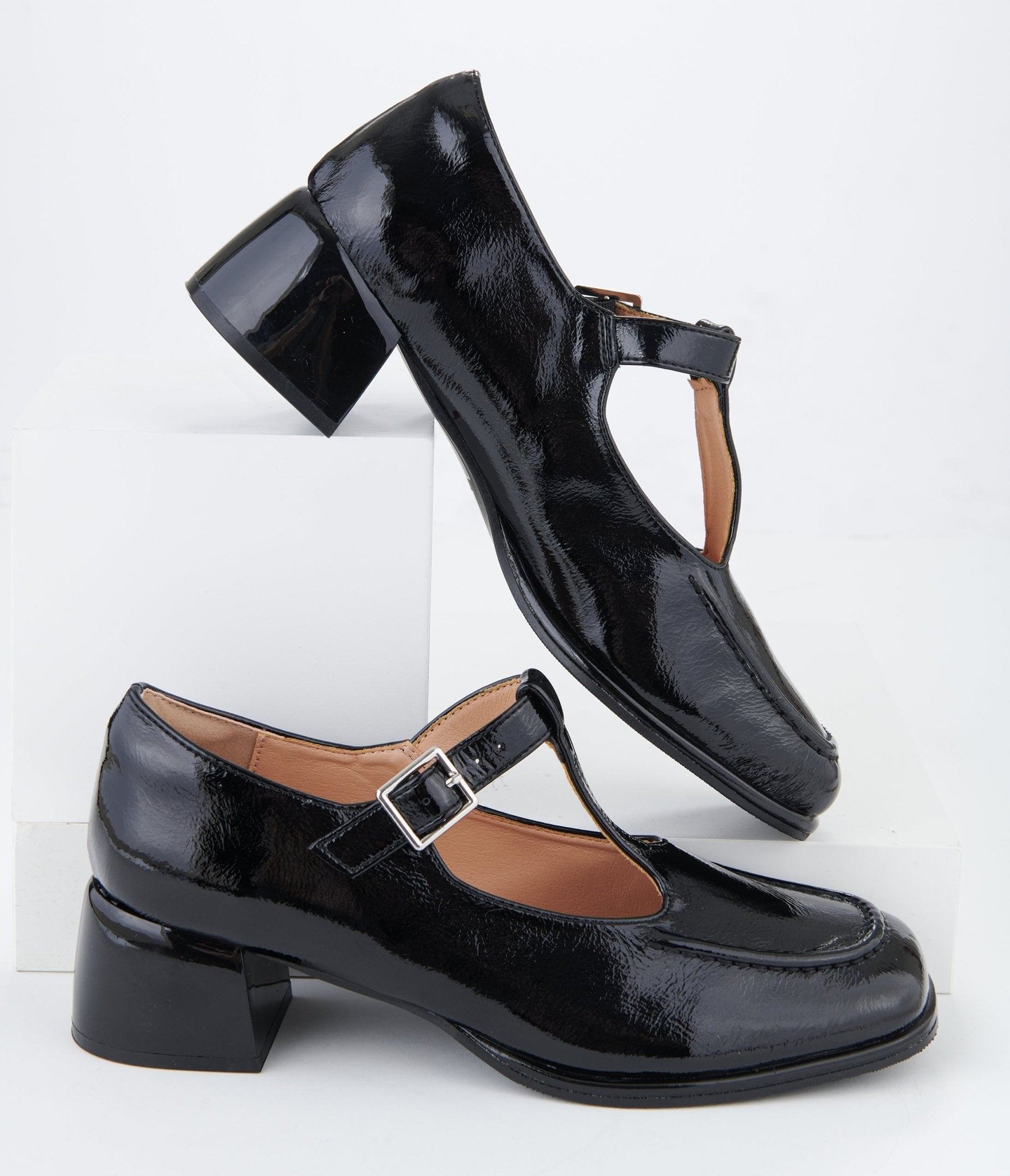 1950s Black Patent Leatherette Unforgettable Elizabeth Pumps