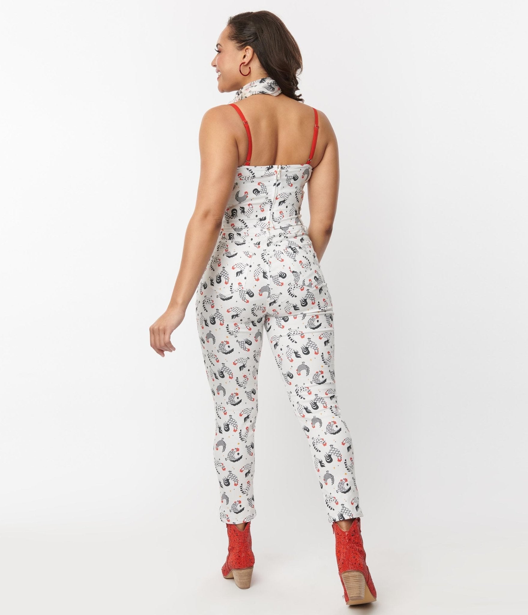 Unique Vintage White Chicken Print Cropped Capris