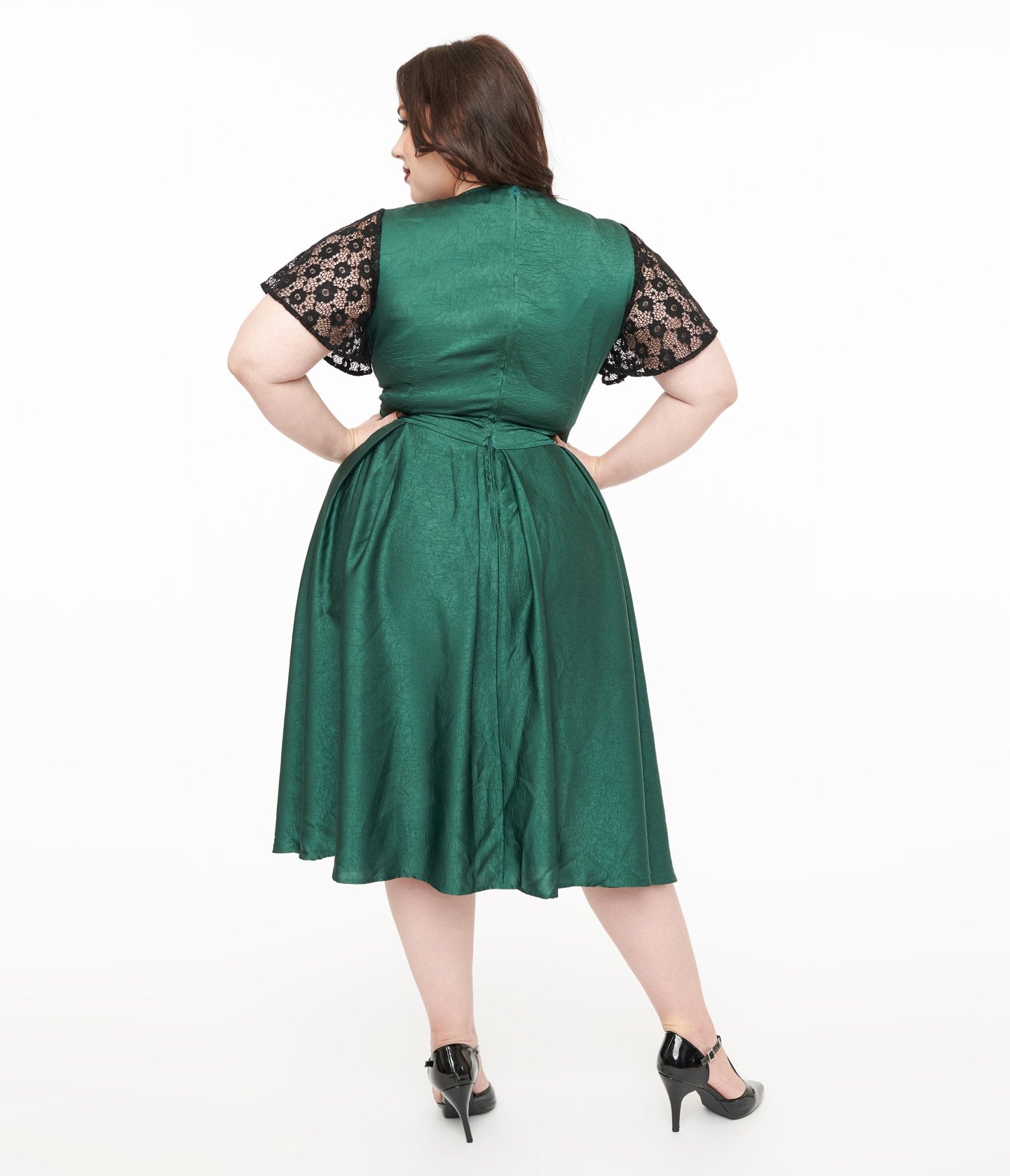 Unique Vintage Plus Size 1940s Emerald Green & Black Lace Swing Dress