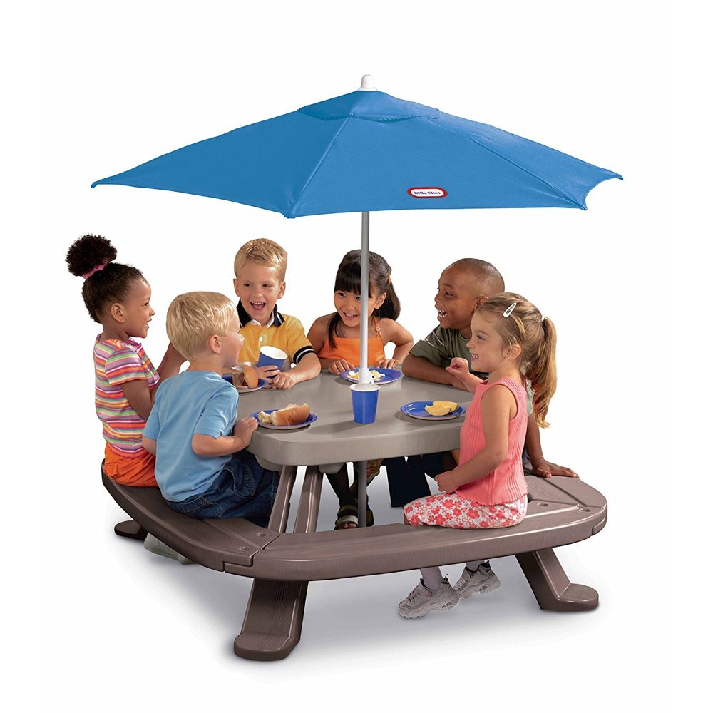 Little Tikes 632433M Fold 'n Store Picnic Table with Market Umbrella