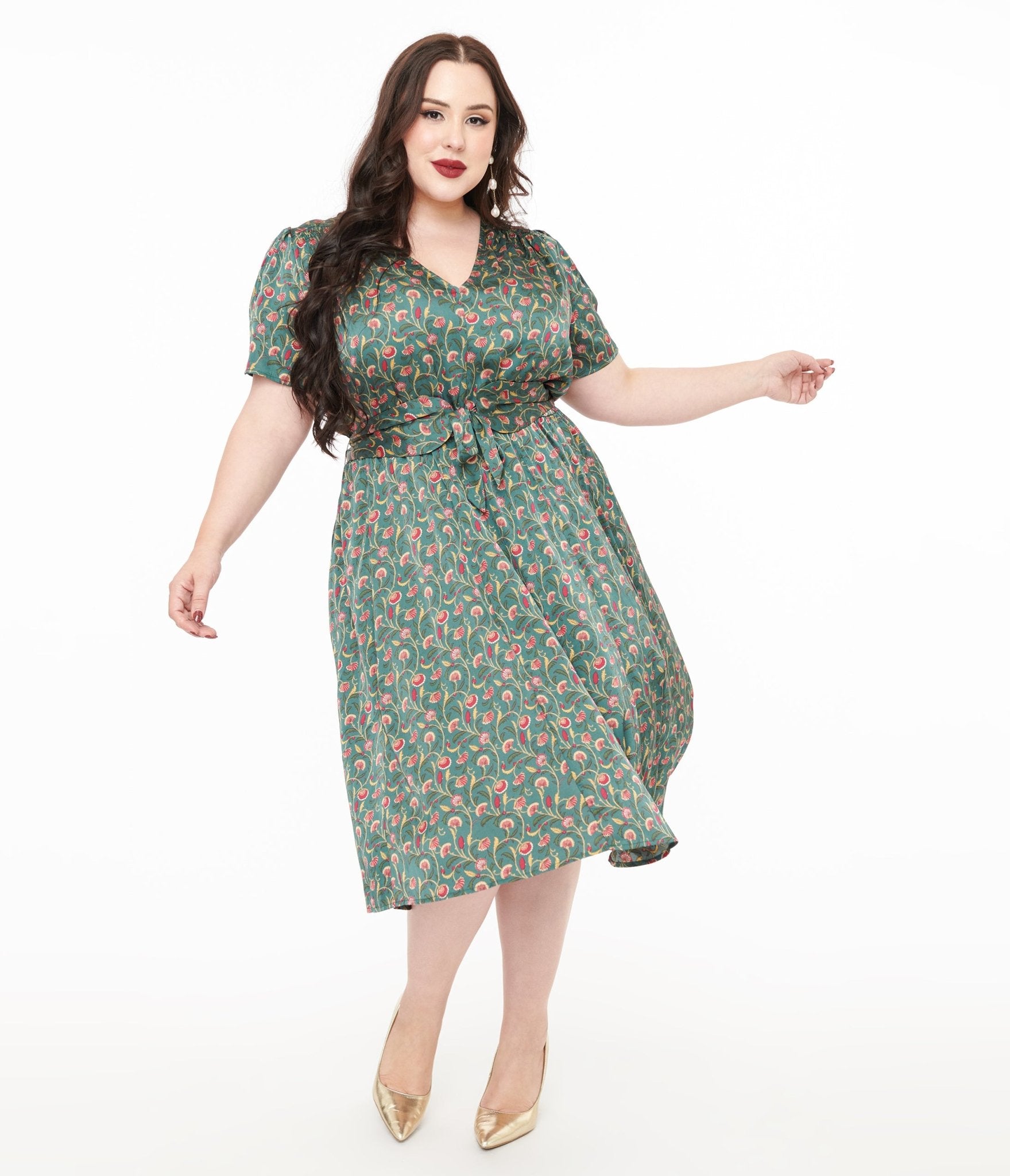 Unique Vintage Plus Size 1940s Green & Red Fan Print Swing Dress