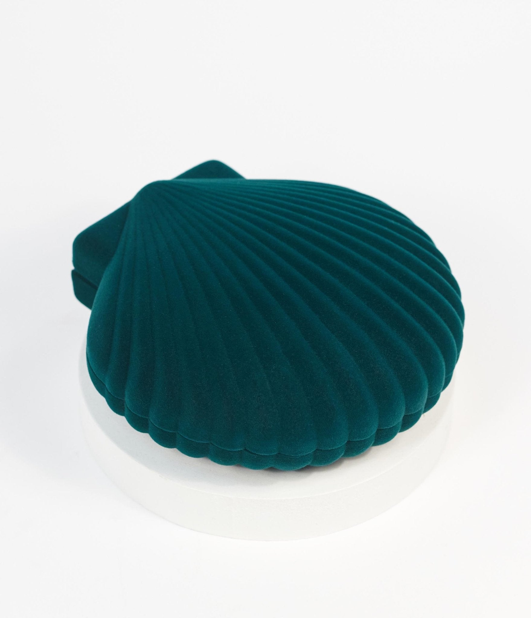 Green Velvet Seashell Venus Jewelry Box