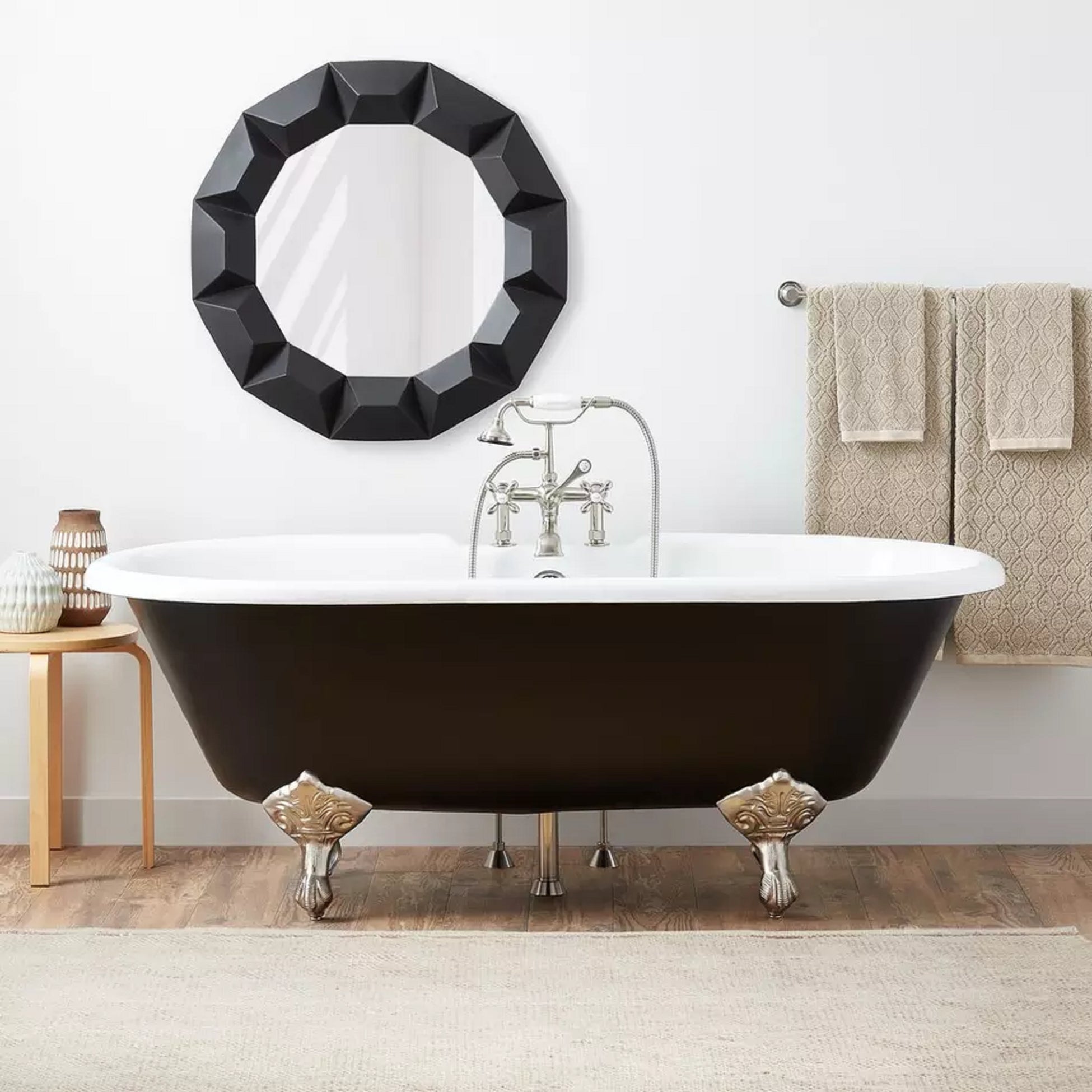 Signature Hardware NH-1005-61-RH-BL-U 1549x770x610mm (60.98x30.31x24.02) Cast Iron Clawfoot Bathtub, Gloss White