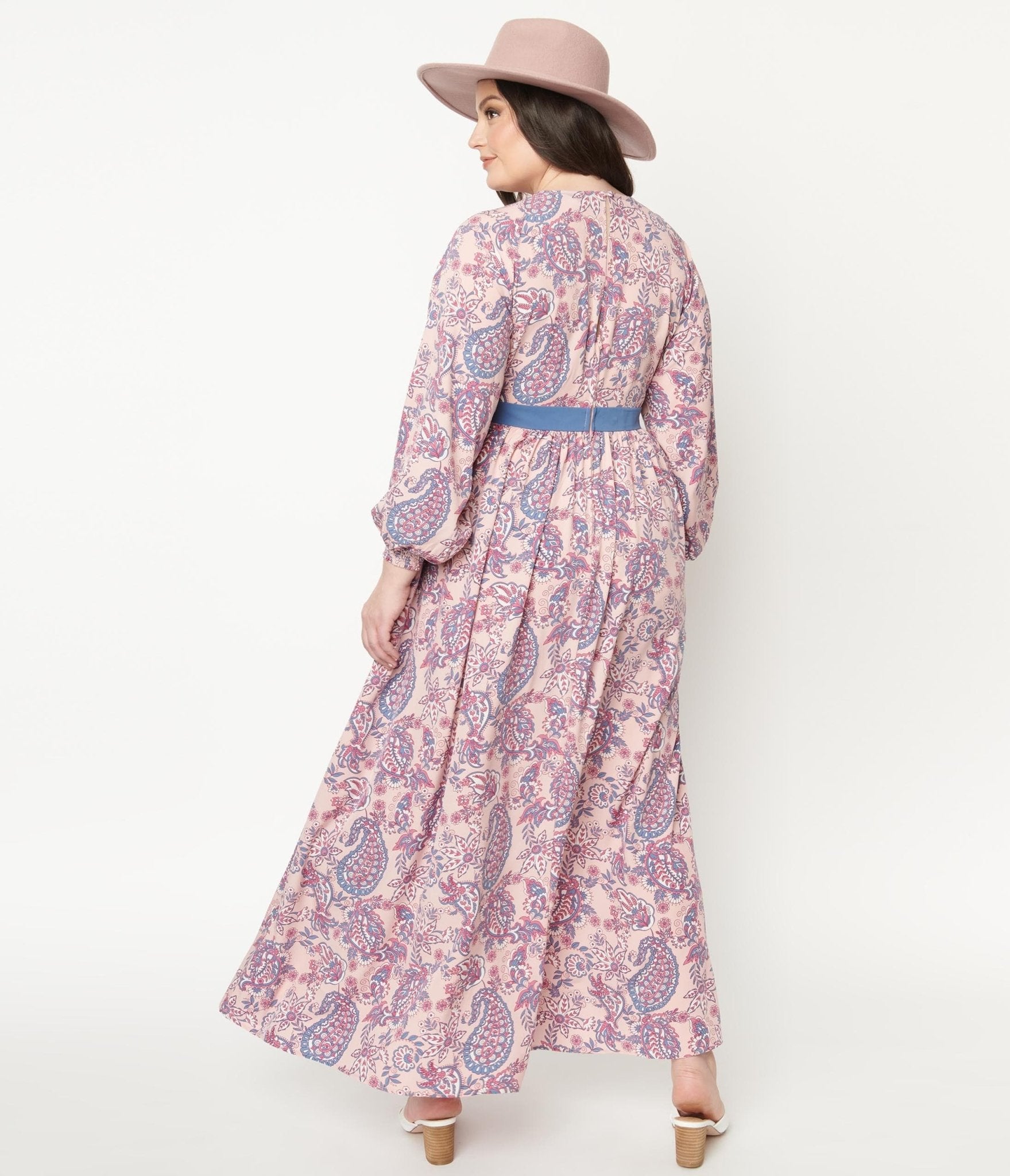 Unique Vintage Plus Size 1970s Pink Paisley Print Buttercup Maxi Dress