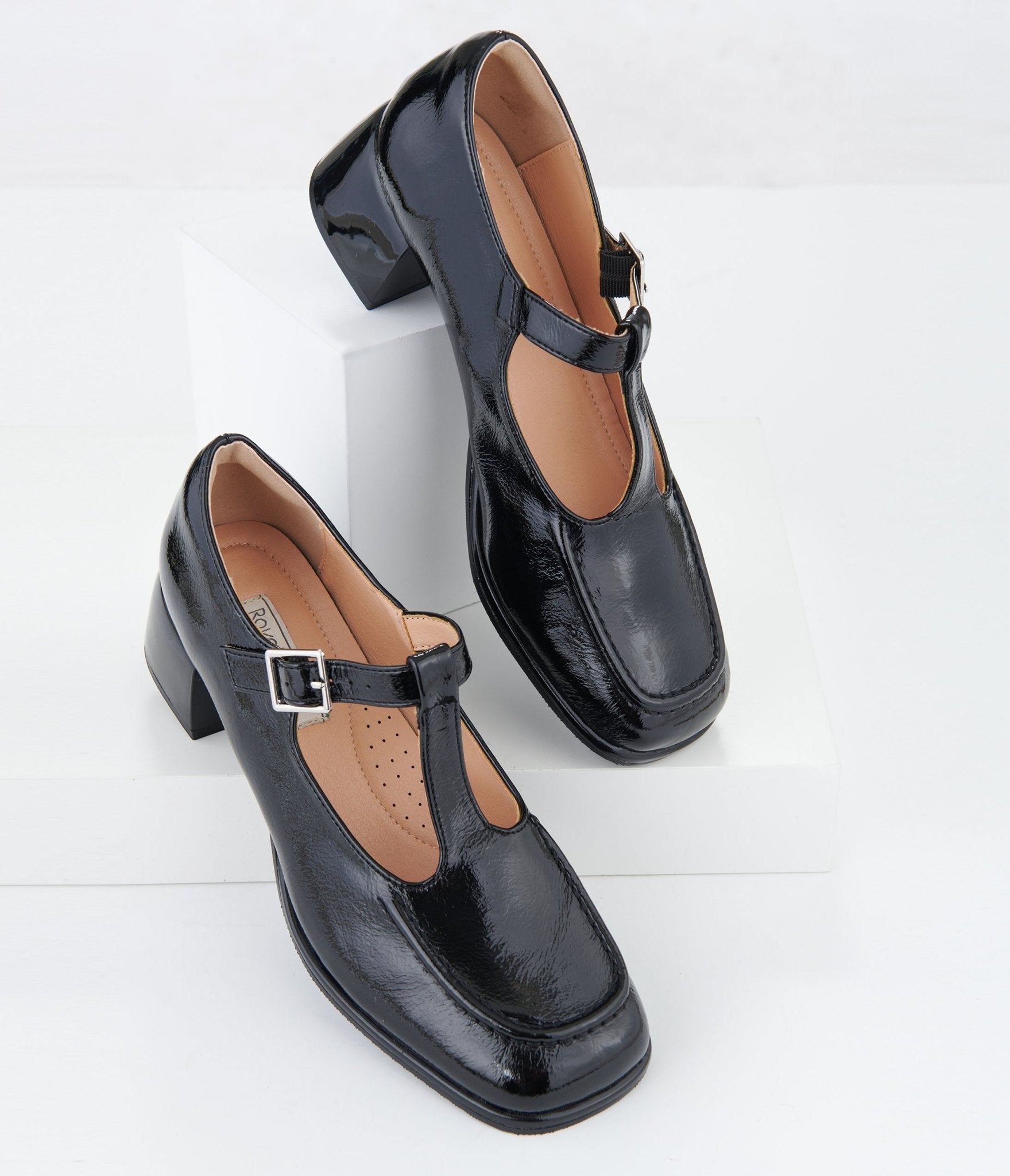 1950s Black Patent Leatherette Unforgettable Elizabeth Pumps