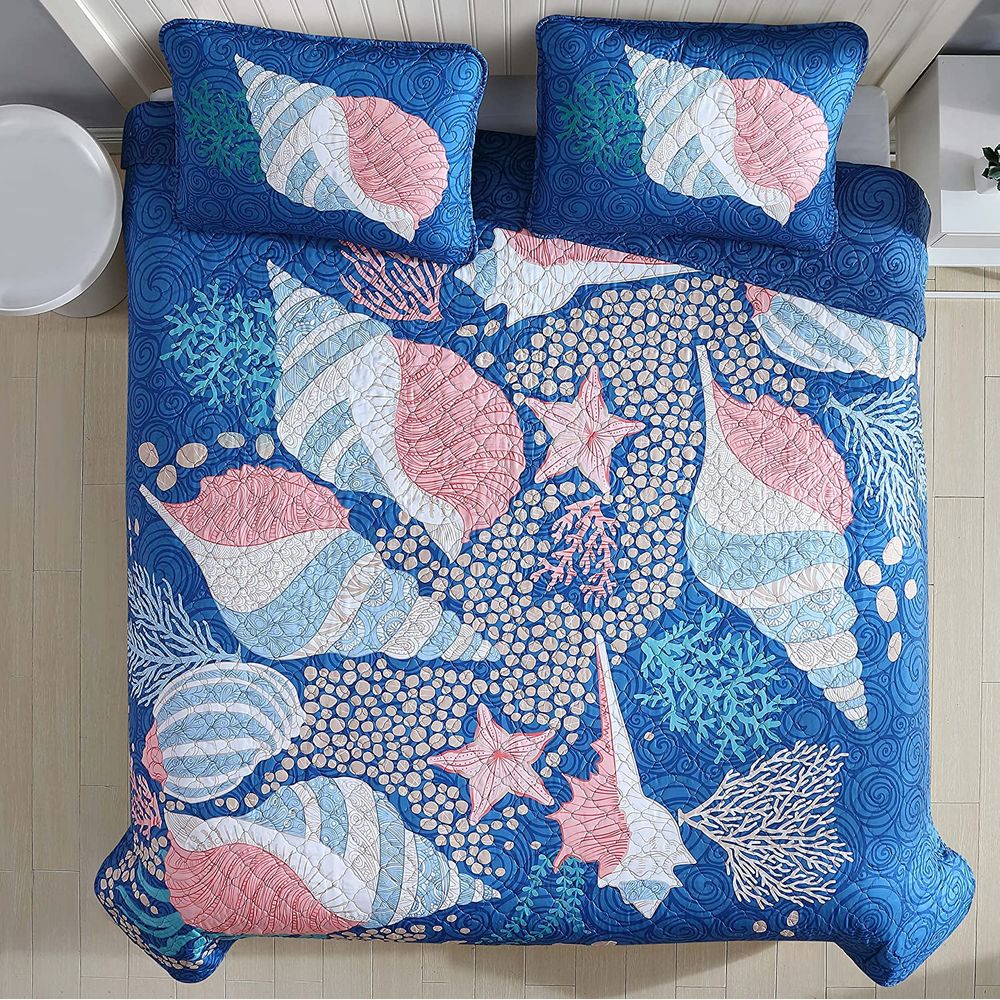 Caribbean Joe COASTAL FQ QLTST - Blue Coastal 3-Piece Quilt Set Patterned Shell Navy, FQ 90x90