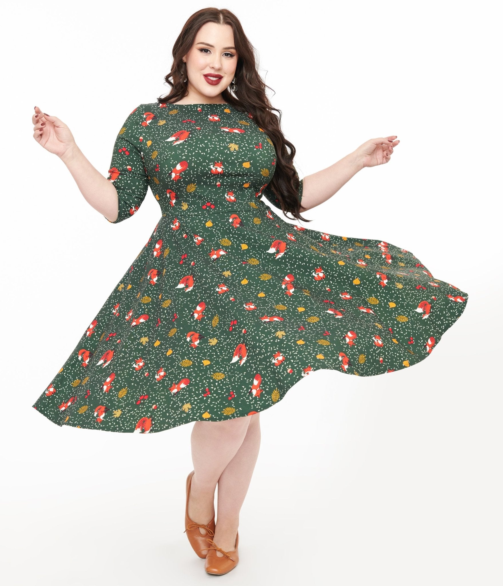 Unique Vintage Plus Size 1950s Green Winter Fox Devon Swing Dress