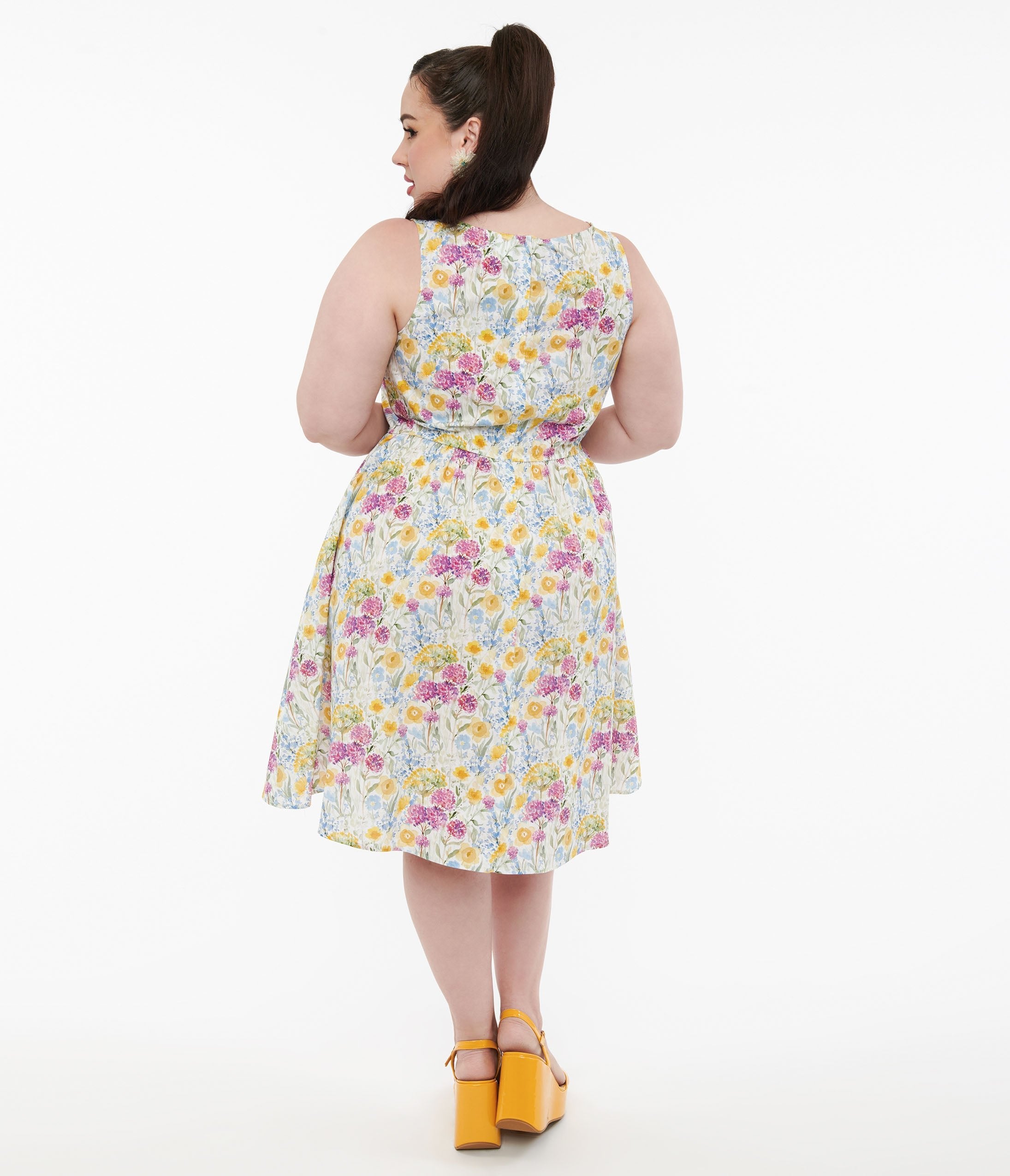 Retrolicious Plus Size 1950s Vintage Style Wildflower Cotton Swing Dress